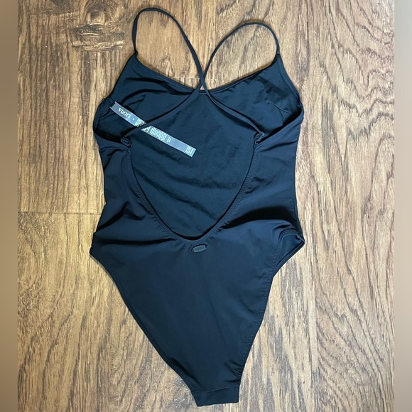 NWOT - Vuori - Medium Sunkissed One Piece Swimsuit Black - Picture 2 of 3